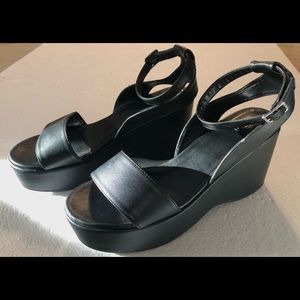 NEW URBAN OUTFITTERS PLATFORM SANDALS, Size 8